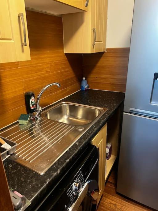 One Bedroom Apartment In Gorgie With New Central Heating System Edinburgh Exterior photo